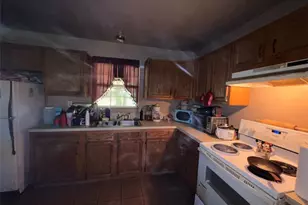 6026 Glenhurst Dr, Houston, TX 77033 - Photo 14