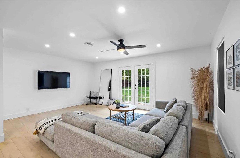 5401 W 43rd St, Houston, TX 77092