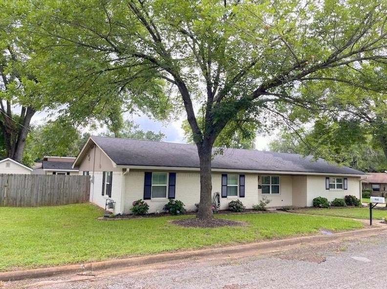 105 Rosewood Dr, Mapleton, TX 75835-1321