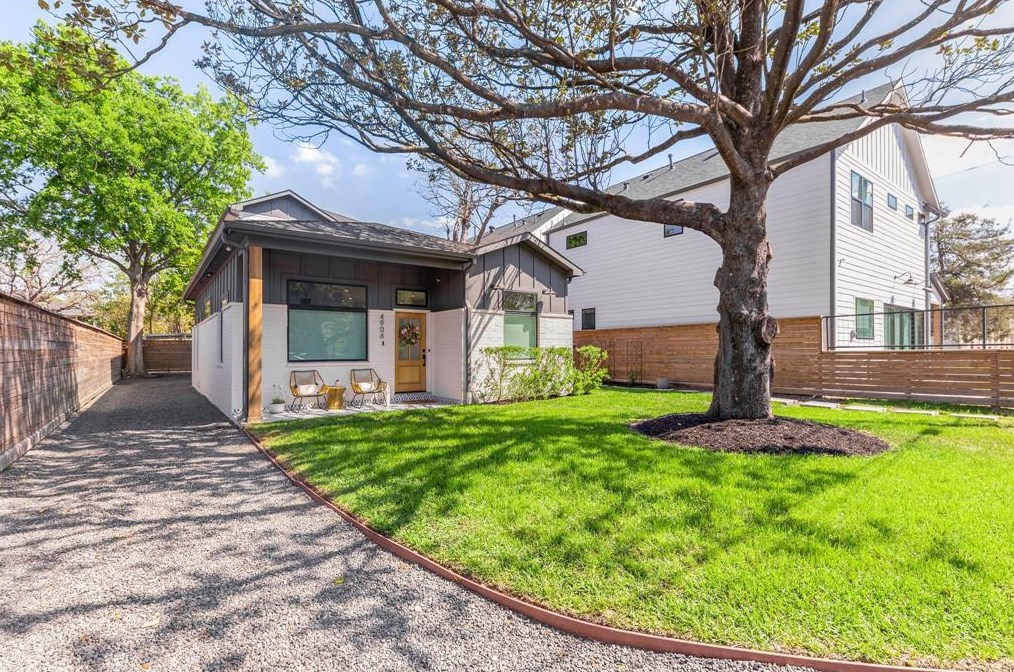 4906 Robertson St, Houston, TX 77009-2107