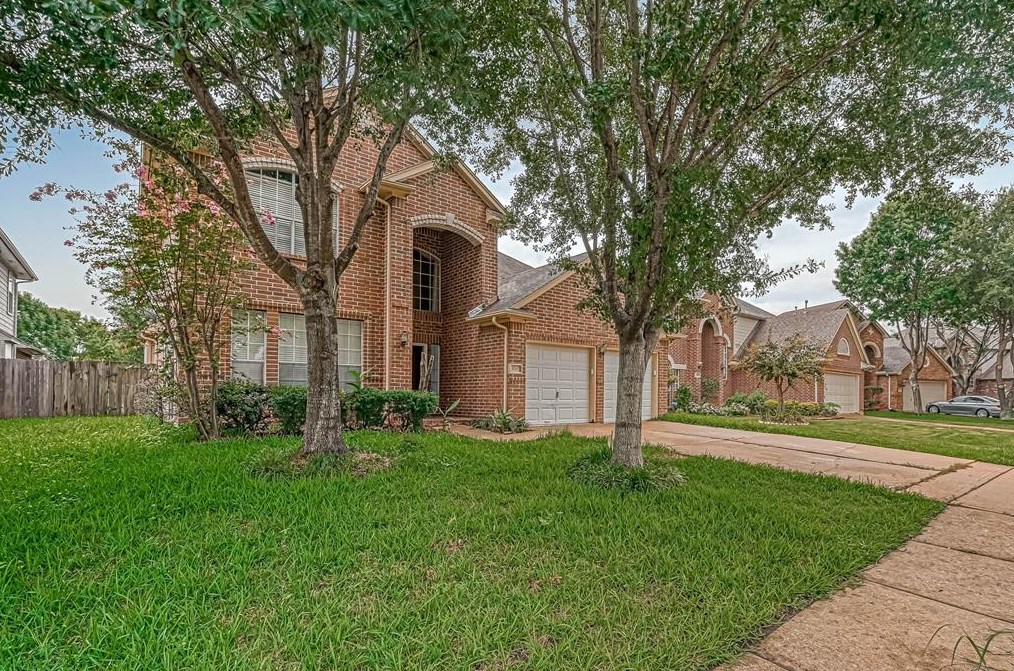 611 Wheelhouse Dr, Stafford, TX 77477