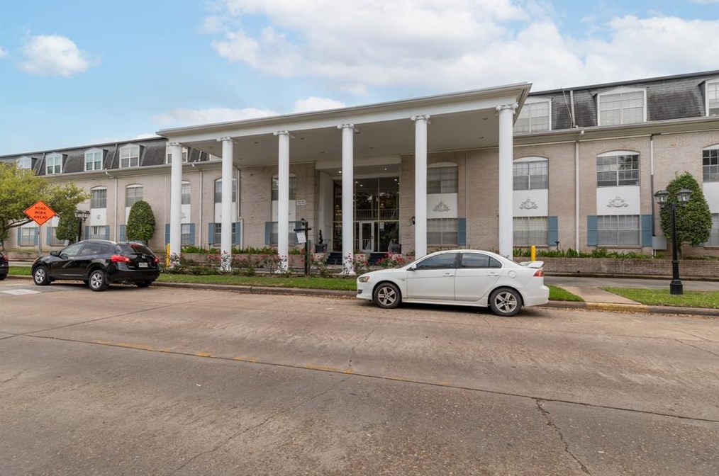 2601 Bellefontaine St, Houston TX  77025-1663 exterior