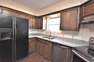 126 Rolling Wood Rd, Baytown, TX 77520 - Photo 12