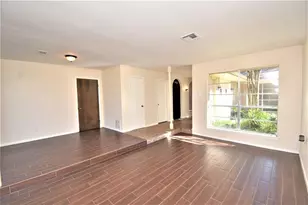 126 Rolling Wood Rd, Baytown, TX 77520 - Photo 8