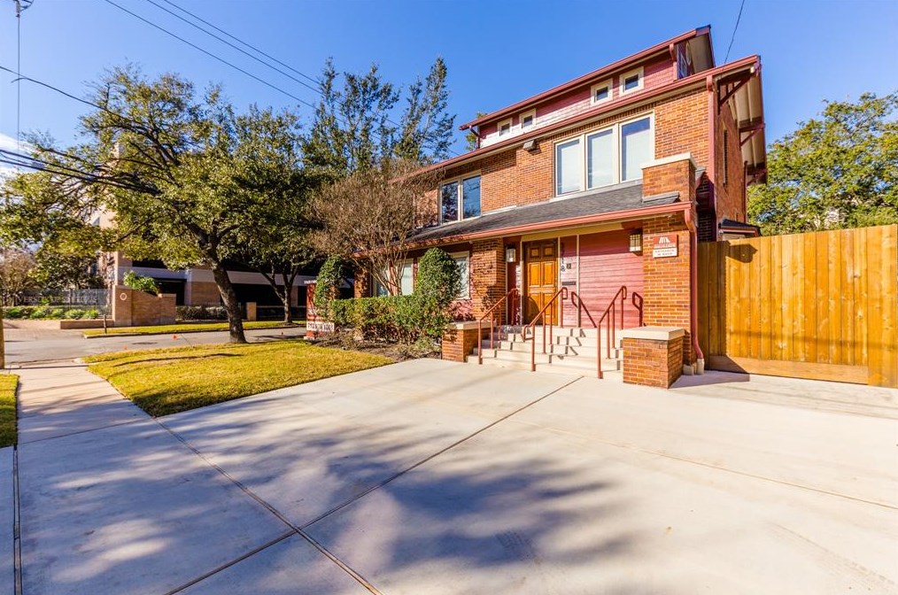 3718 Mount Vernon St, Houston TX  77006-4210 exterior