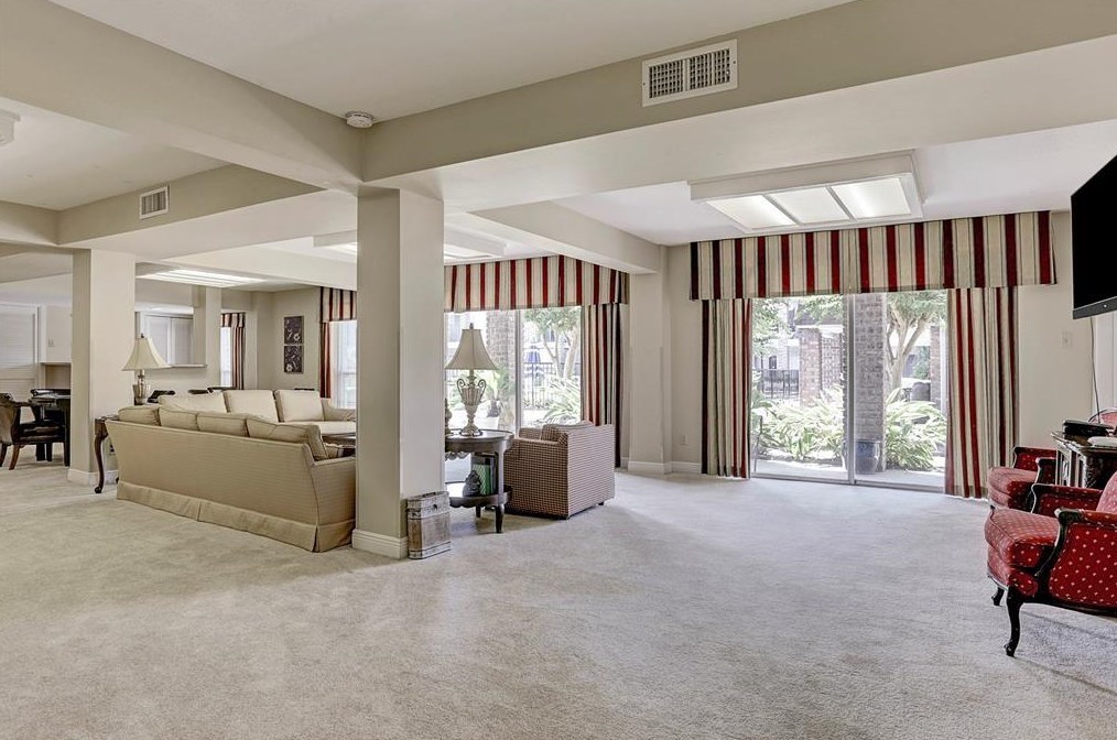 7575 Katy Fwy, Houston TX  77024-2132 exterior