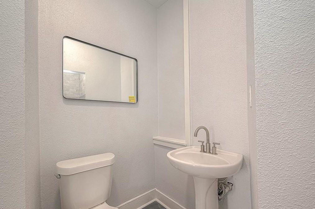 1503 Isabella St, Houston TX  77004-4059 exterior