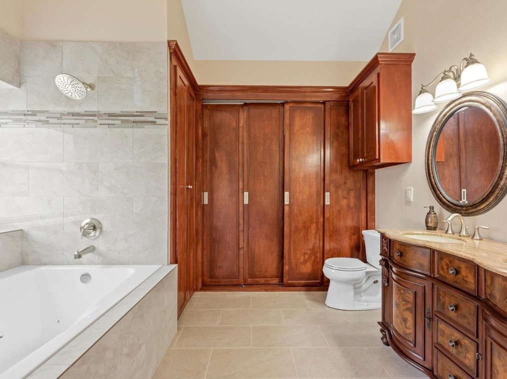 6003 Santa Christi Dr, Houston TX  77053-5065 exterior