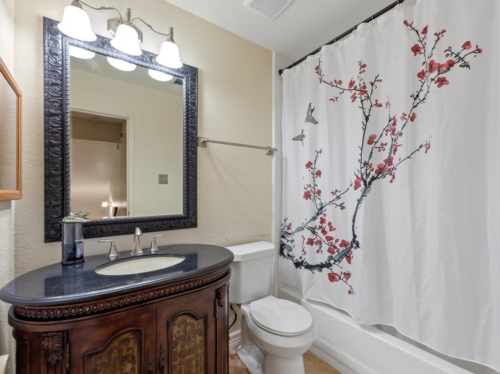 6003 Santa Christi Dr, Houston TX  77053-5065 exterior