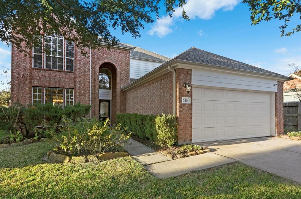 3314 Ellesborough Ln, Spring TX  77388-3165 exterior