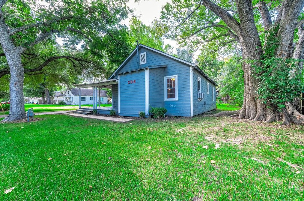 206 Southland Ave, Alvin, TX 77511-3550