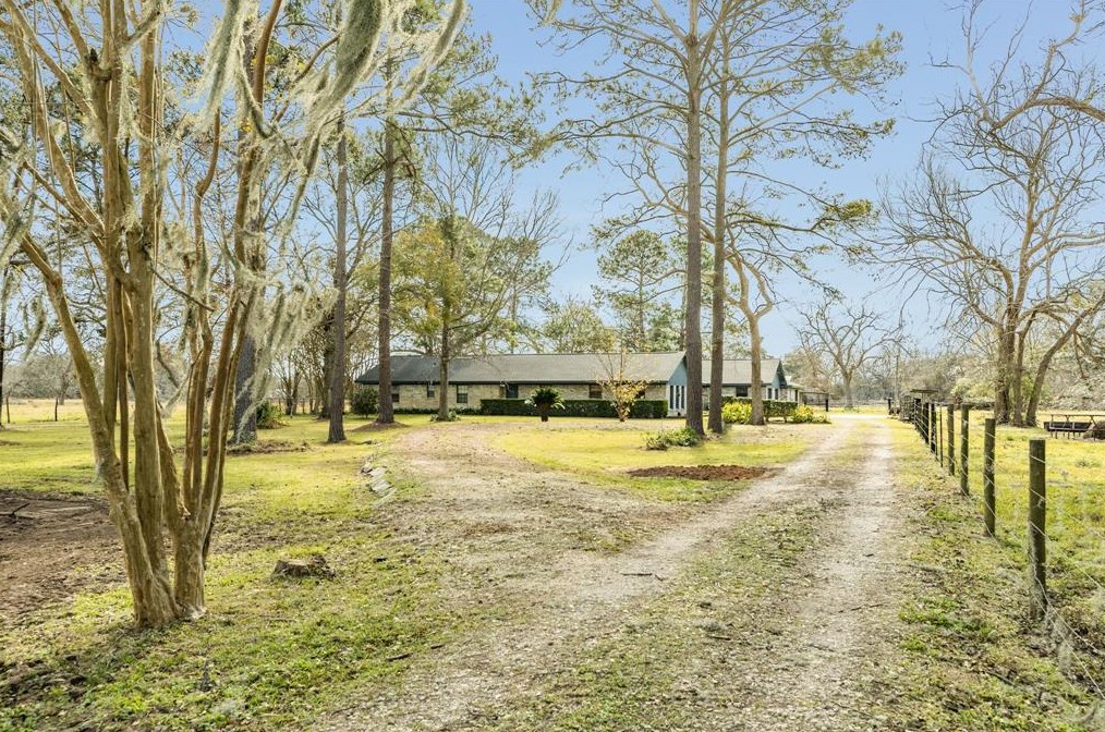 6811 Live Oak Dr #2, Jones Creek, TX 77541