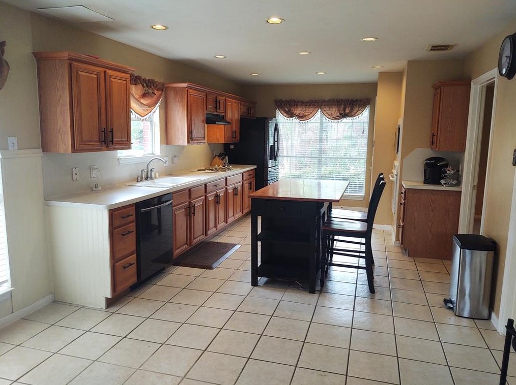 317 Winding Oak Ln, League City, TX 77573