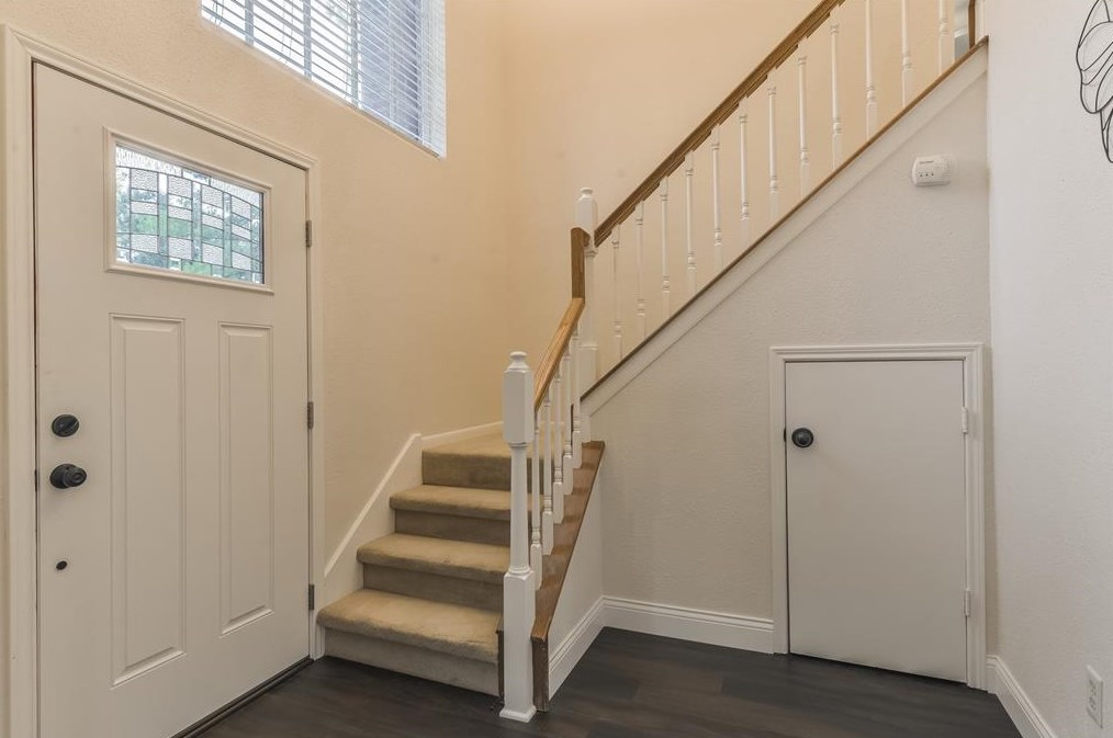 1431 New Cedars Dr, Houston TX  77062-2280 exterior
