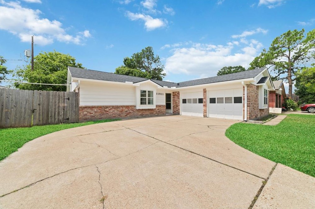 11911 Pompano Ln, Houston, TX 77072-3308