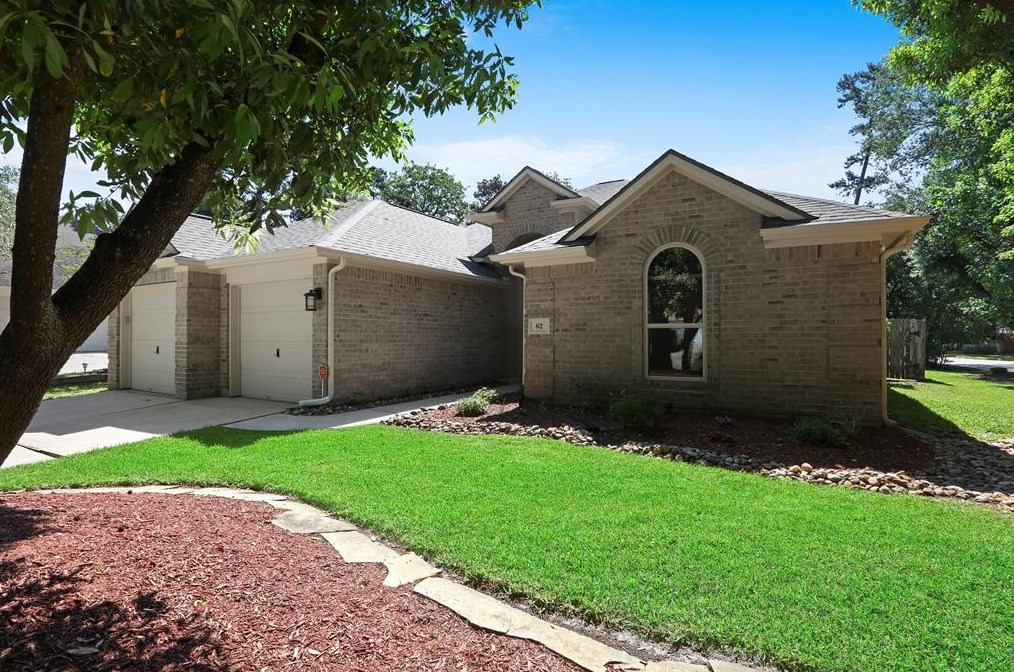 62 N Rambling Ridge Pl, Conroe, TX 77385