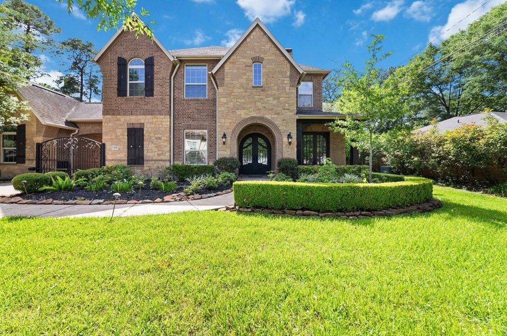 833 Holly Ridge Dr, Houston, TX 77024