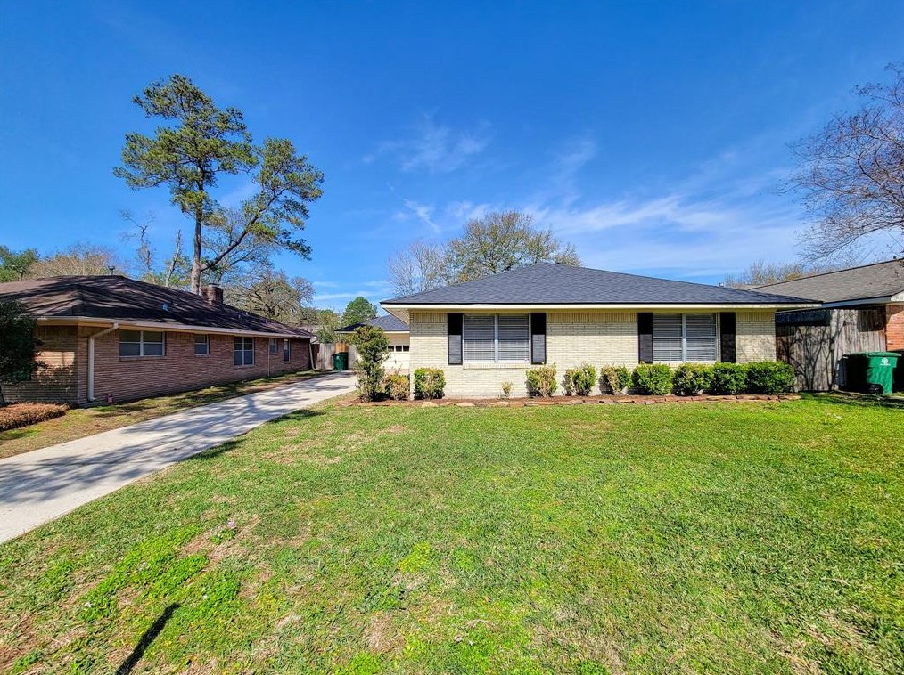 2122 De Milo Dr, Houston, TX 77018