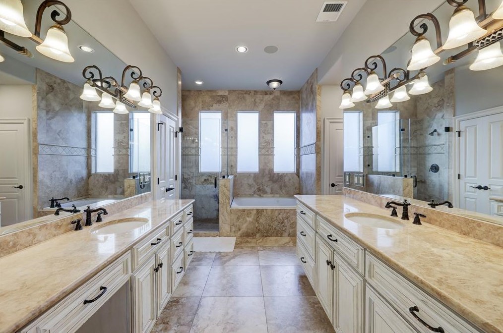 608 Sabine St, Houston TX  77007-8327 exterior