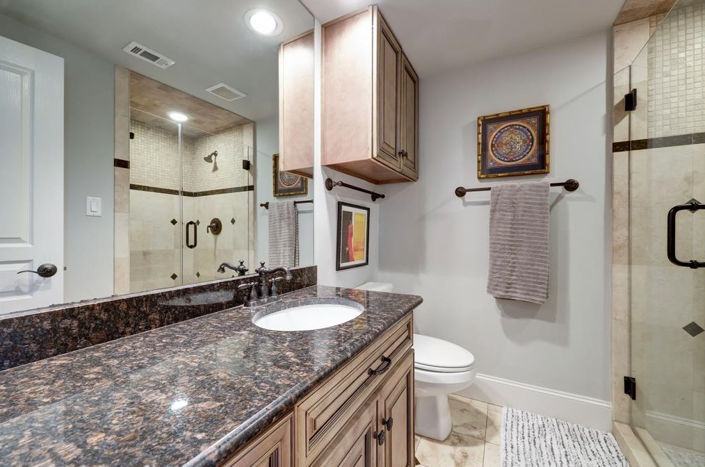 608 Sabine St, Houston TX  77007-8327 exterior