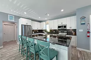 1991 Royalville Ct, Port Bolivar, TX 77650 - Photo 16