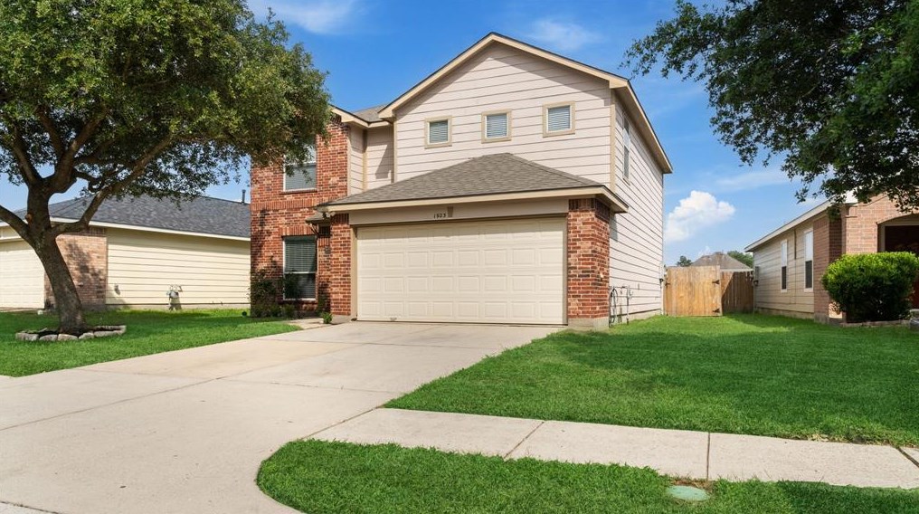 1923 Wooded Acres Dr, Humble, TX 77396-2986