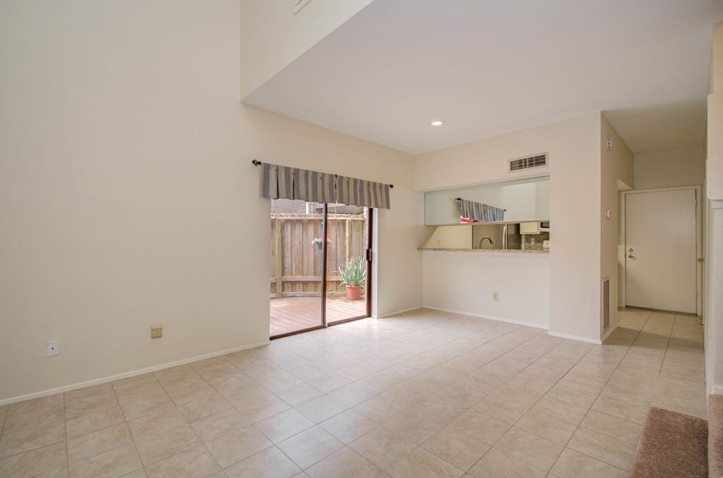 1920 Augusta Dr # 31, Houston, TX 77057