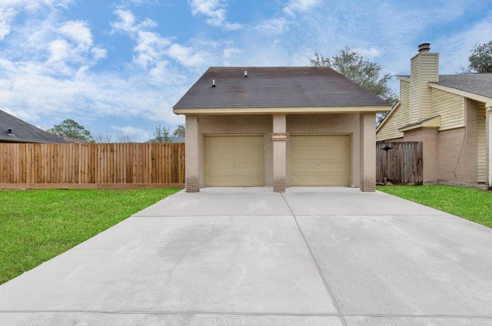 3731 Clover Meadows St, Pasadena TX  77505-3113 exterior