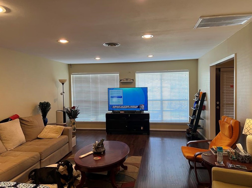 9619 Beverlyhill St, Houston, TX 77063