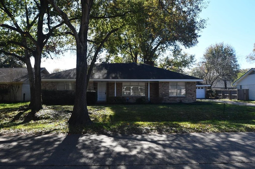 10131 Moorberry Ln, Houston TX  77080-5222 exterior