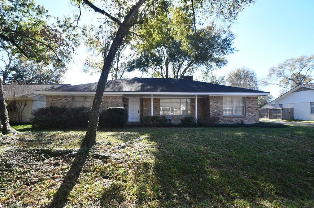 10131 Moorberry Ln, Houston TX  77080-5222 exterior