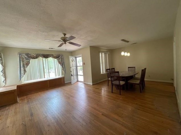 2215 Des Jardines St, Houston, TX 77023-5117