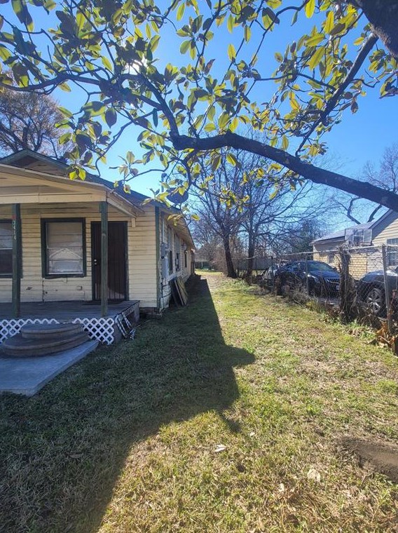 3414 Le Badie St, Houston TX  77026-2623 exterior