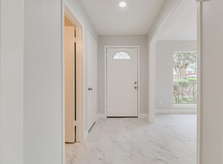 762 Thicket Mdws, Houston TX  77079-1702 exterior