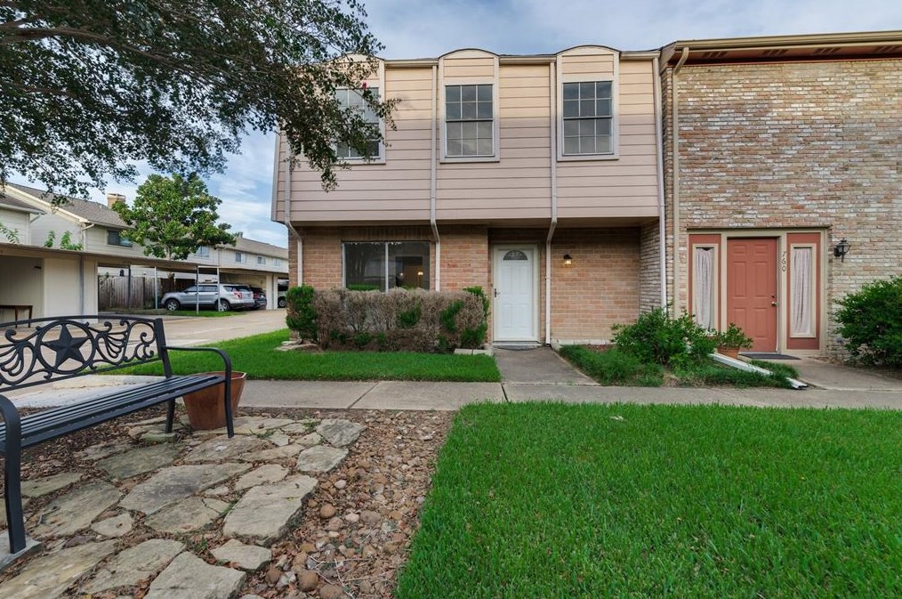 762 Thicket, Houston, TX 77079