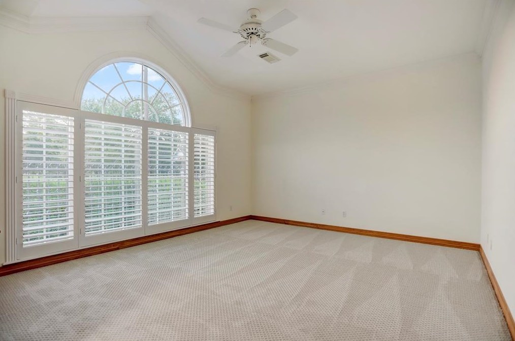 3634 Gln Hvn Blvd, Houston TX  77025-2184 exterior