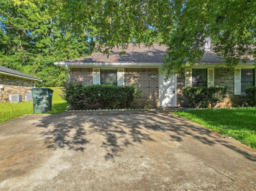3009 Manor Ln, Huntsville, TX 77340