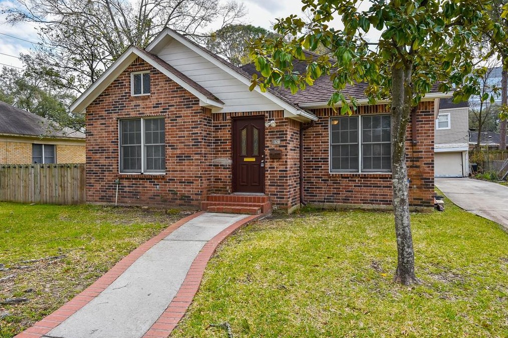 1928 Canterbury St, Houston, TX 77030