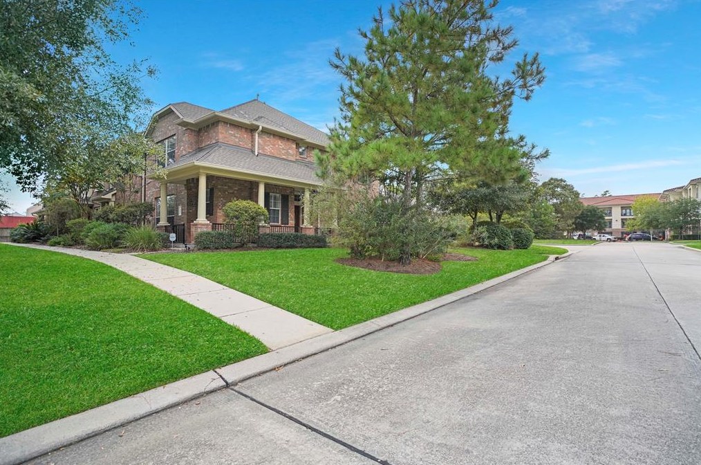 38 Aria Ln, Spring TX  77382-4411 exterior