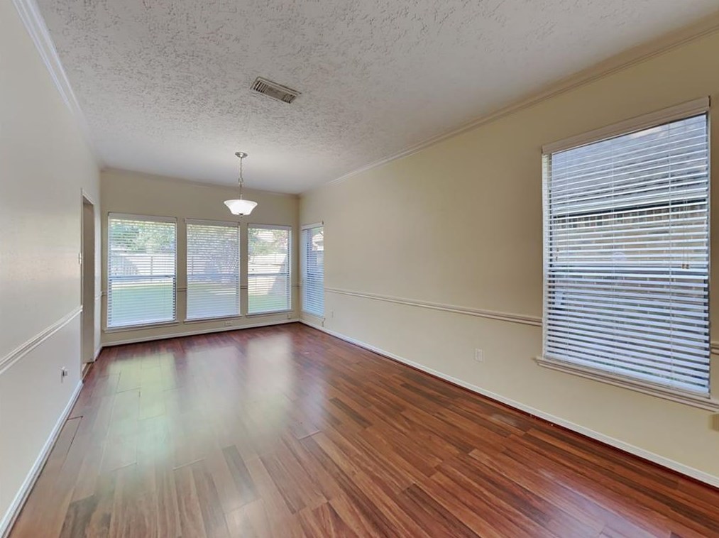 14423 Sun Harbor Dr, Houston, TX 77062-2017