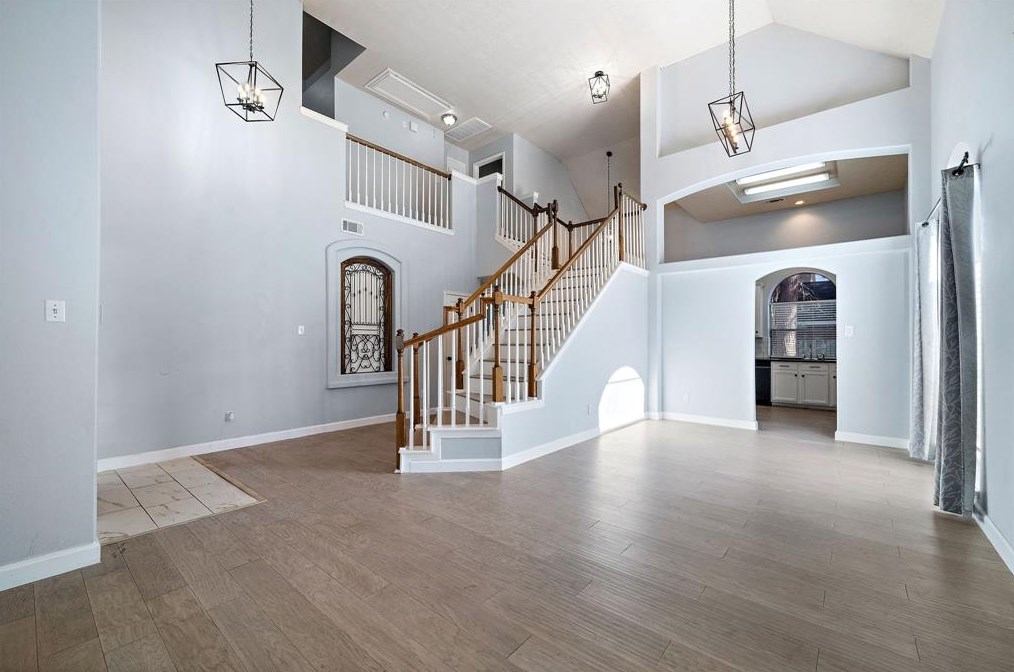 9543 Rodgers Rd, Houston TX  77070-2023 exterior