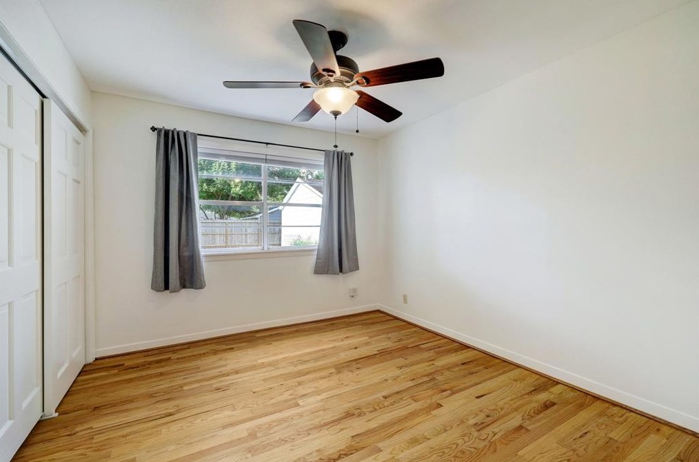 9809 Cedardale, Houston TX  77055-6026 exterior