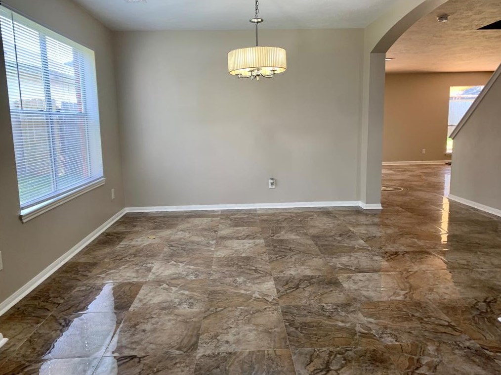 2530 Tomsbrook Dr, Houston, TX 77067-1286