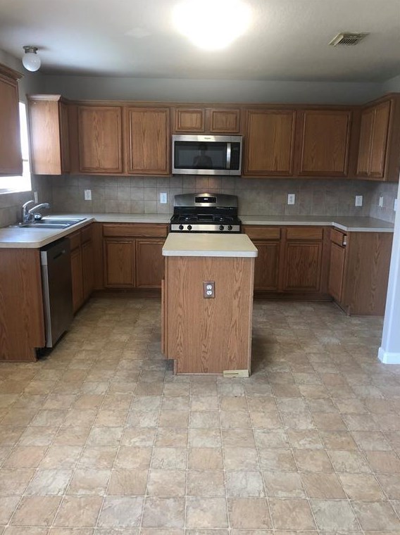 2406 Pinpoint Dr, Spring TX  77373-7882 exterior