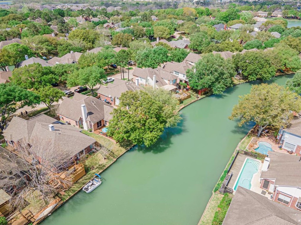 1112 Spinnaker Way, Sugar Land, TX 77498-5605