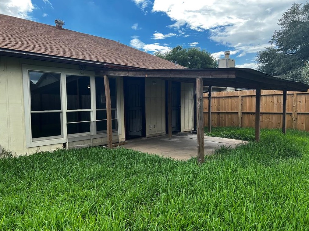 12014 Plumbrook Dr, Houston TX  77099-3210 exterior