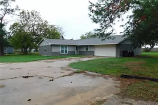 11024 S Hwy 71, El Campo, TX 77437 - Photo 4