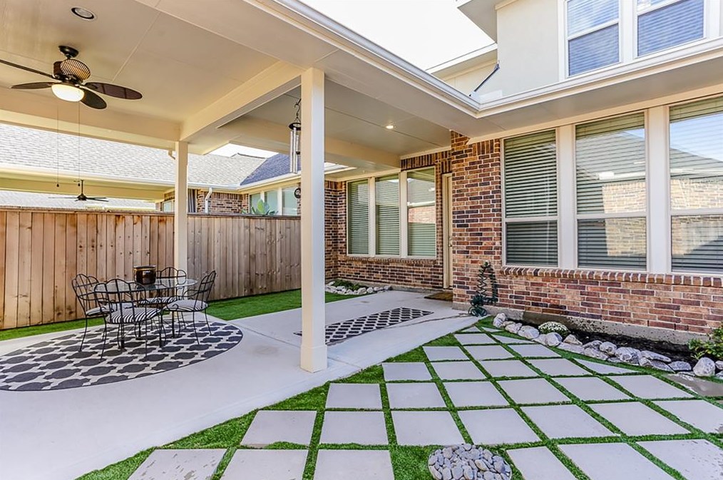 614 Imperial Blvd, Sugar Land TX  77498 exterior