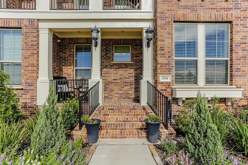 614 Imperial Blvd, Sugar Land, TX 77498