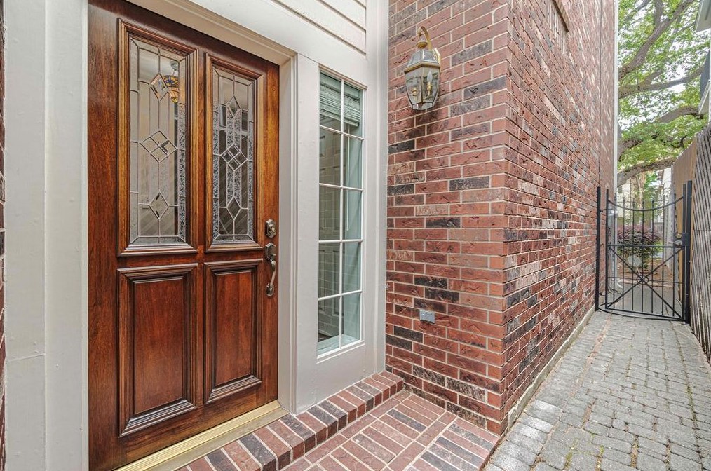 1705 Woodhead St, Houston, TX 77019-5736